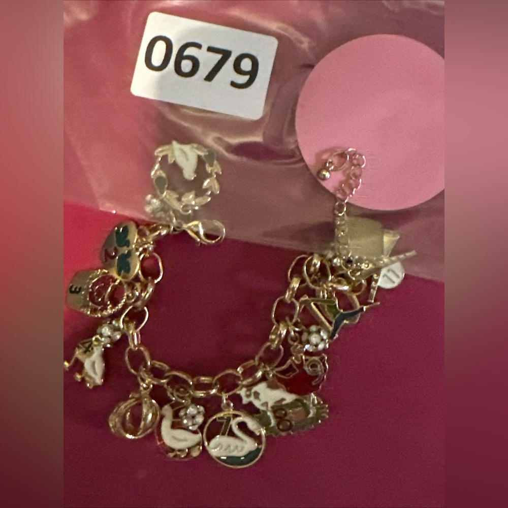 🛍️soldHoliday Gold Plated '12 Days of Christmas'  Charm Bracelet OS 0679 P - Picture 2 of 13